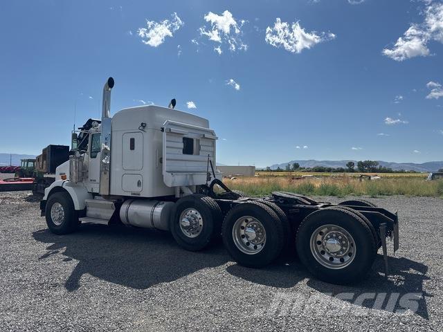 Kenworth T880 Conventional Trucks / Tractor Trucks