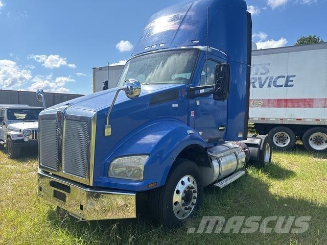 Kenworth T880 Conventional Trucks / Tractor Trucks