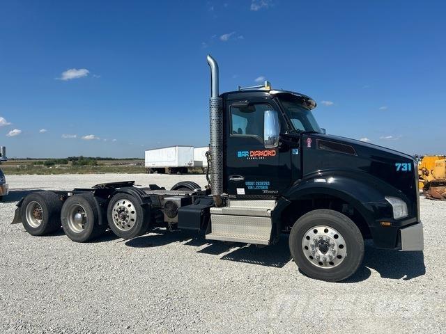 Kenworth T880 Conventional Trucks / Tractor Trucks