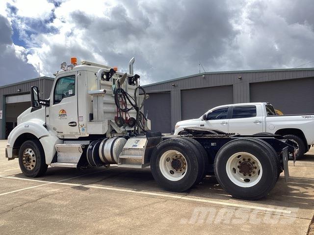 Kenworth T880 Conventional Trucks / Tractor Trucks