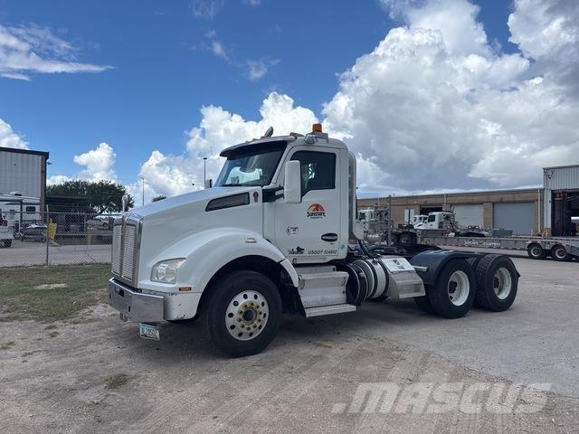 Kenworth T880 Conventional Trucks / Tractor Trucks
