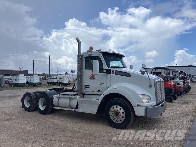 Kenworth T880 Conventional Trucks / Tractor Trucks