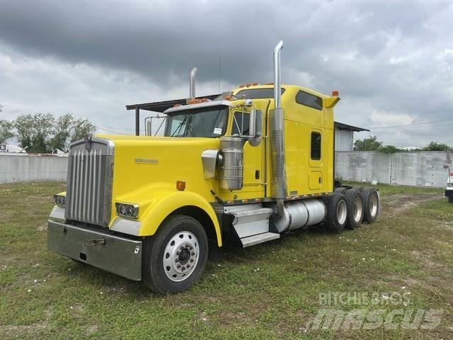 Kenworth W900 Conventional Trucks / Tractor Trucks