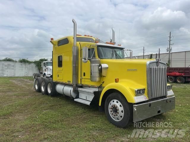 Kenworth W900 Conventional Trucks / Tractor Trucks