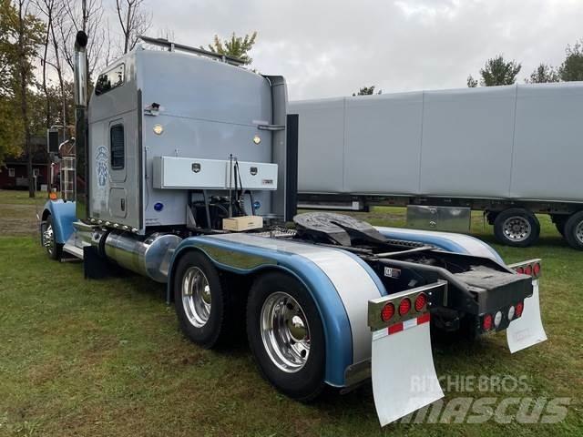 Kenworth W900 Conventional Trucks / Tractor Trucks