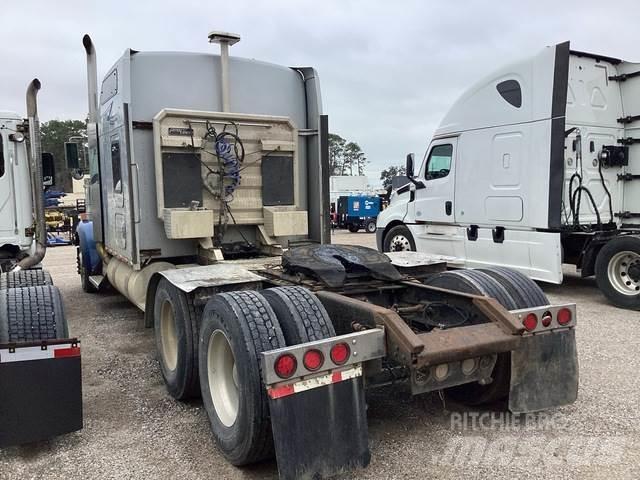 Kenworth W900 Conventional Trucks / Tractor Trucks