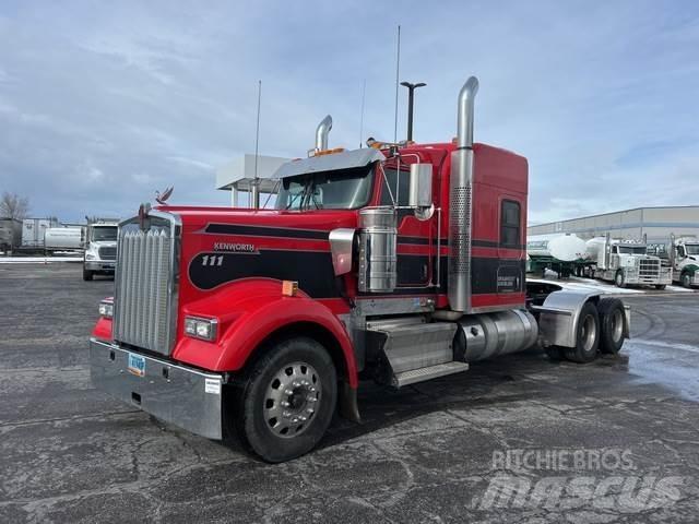 Kenworth W900 Conventional Trucks / Tractor Trucks