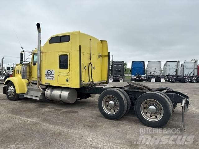Kenworth W900 Conventional Trucks / Tractor Trucks
