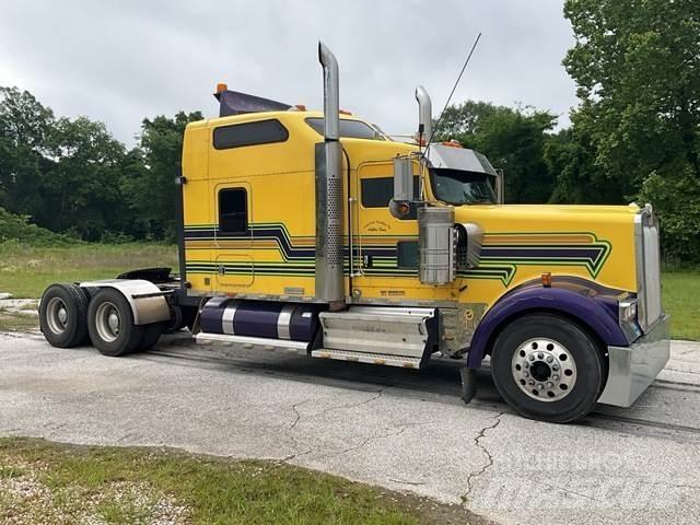 Kenworth W900 Conventional Trucks / Tractor Trucks