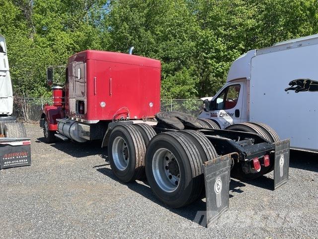Kenworth W900 Conventional Trucks / Tractor Trucks