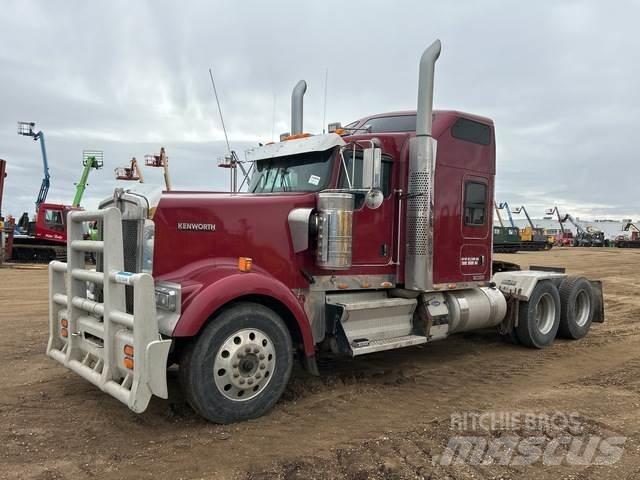 Kenworth W900 Conventional Trucks / Tractor Trucks