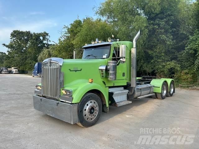 Kenworth W900 Conventional Trucks / Tractor Trucks