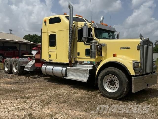 Kenworth W900 Tow Trucks / Wreckers