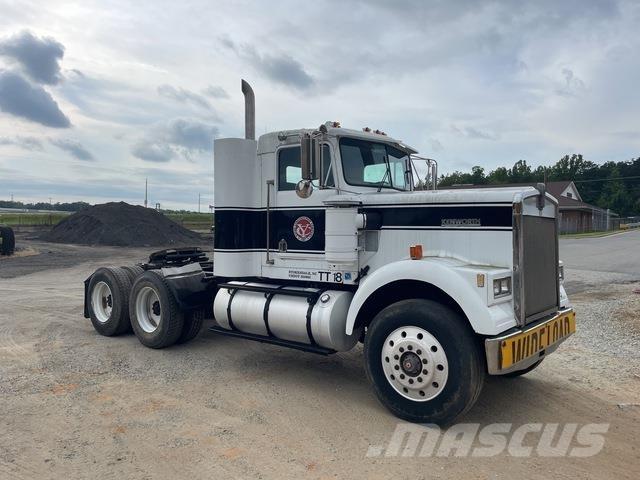Kenworth W900 Conventional Trucks / Tractor Trucks