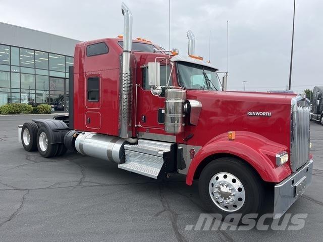 Kenworth W900 Conventional Trucks / Tractor Trucks