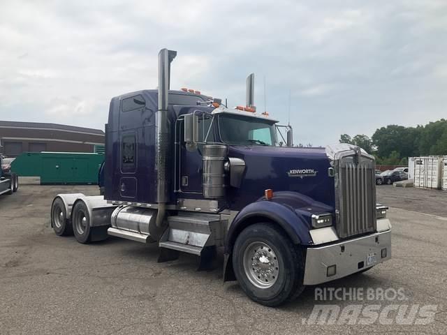 Kenworth W900L Conventional Trucks / Tractor Trucks
