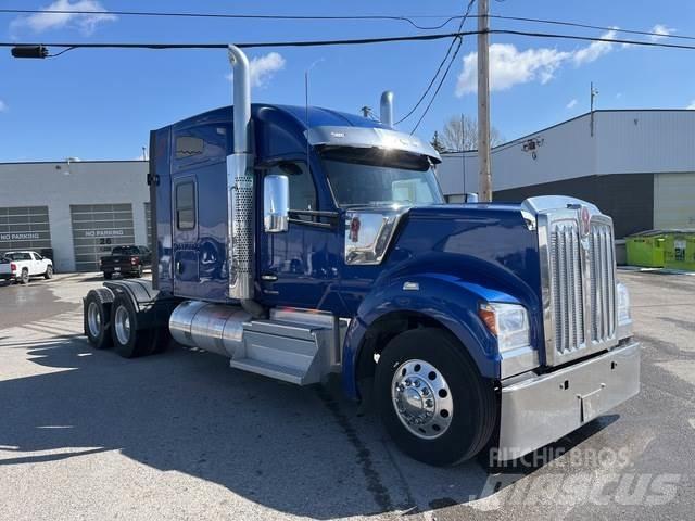 Kenworth W990 Conventional Trucks / Tractor Trucks