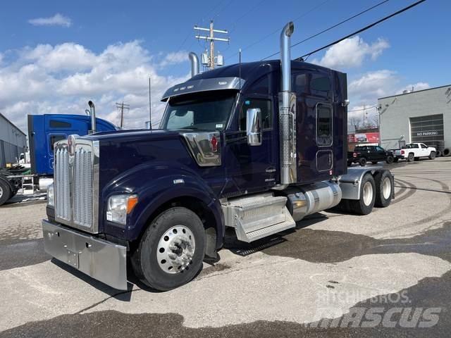 Kenworth W990 Conventional Trucks / Tractor Trucks