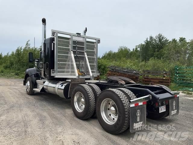 Kenworth W990 Conventional Trucks / Tractor Trucks