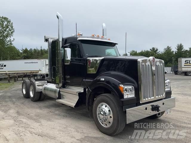 Kenworth W990 Conventional Trucks / Tractor Trucks