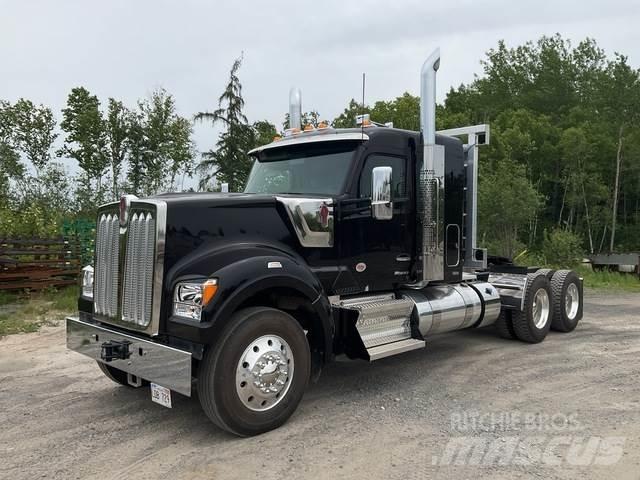 Kenworth W990 Conventional Trucks / Tractor Trucks