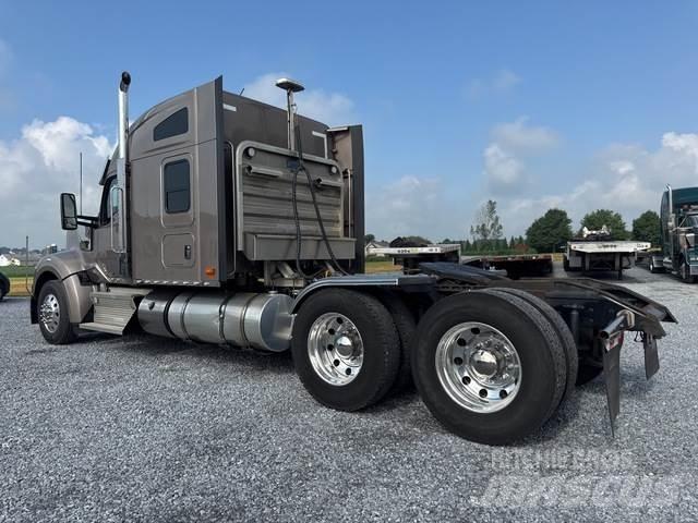 Kenworth W990 Conventional Trucks / Tractor Trucks