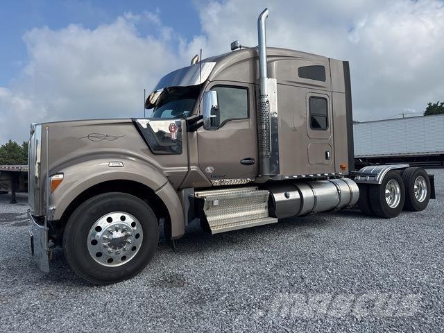 Kenworth W990 Conventional Trucks / Tractor Trucks