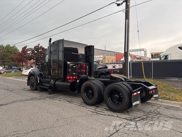 Kenworth W990 Conventional Trucks / Tractor Trucks