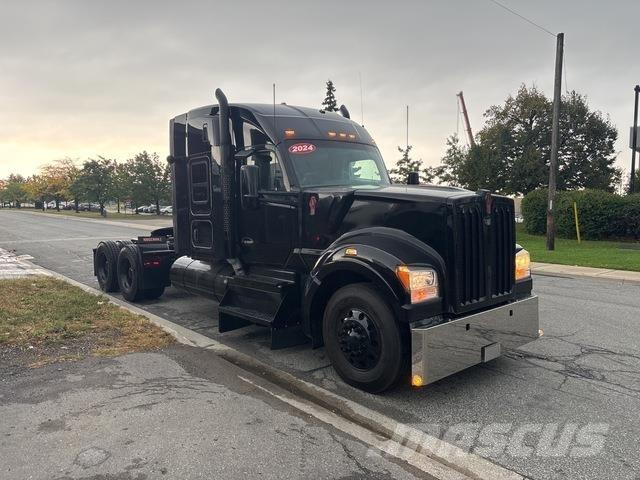 Kenworth W990 Conventional Trucks / Tractor Trucks