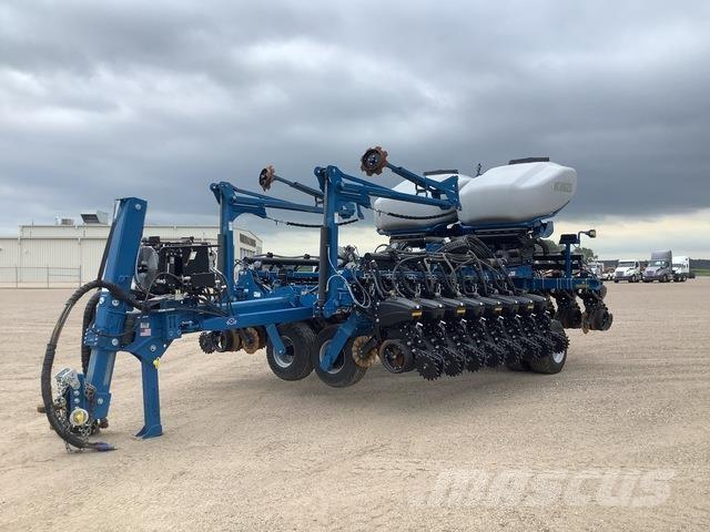 Kinze 5700 Planters