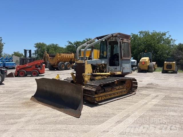 Komatsu D39P-1 Crawler dozers