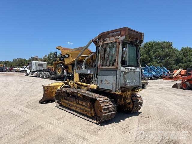 Komatsu D39P-1 Crawler dozers