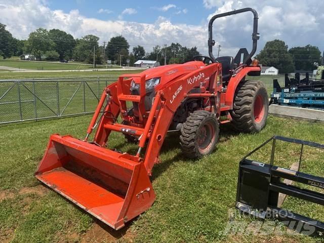 Kubota L3902DT Compact tractors