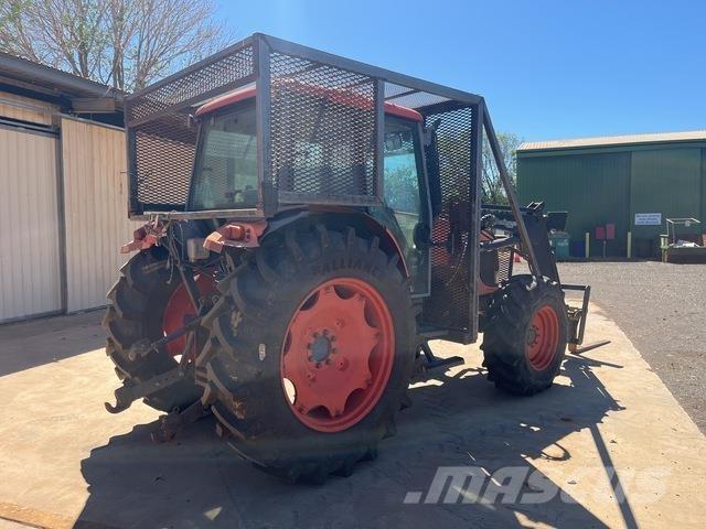 Kubota M125X Tractors