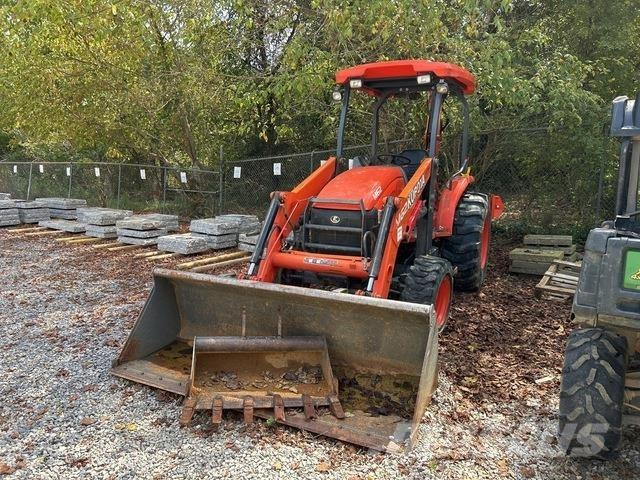 Kubota M62 Tractors