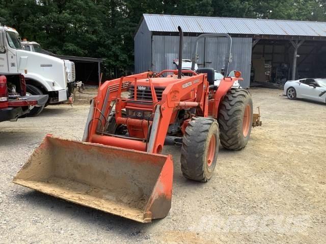 Kubota M6800 Compact tractors