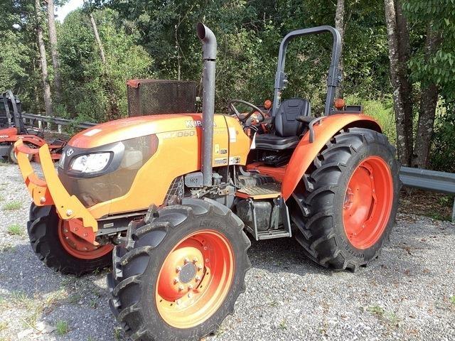 Kubota M7060HD Compact tractors