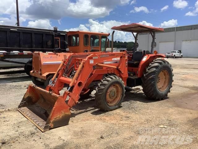 Kubota M8200 Tractors