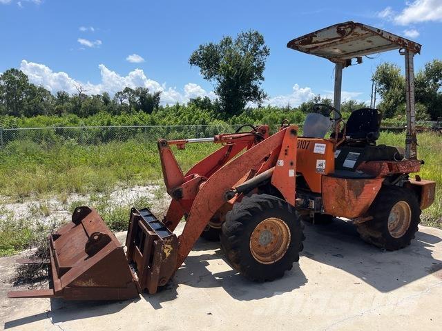 Kubota R420 Wheel Loaders