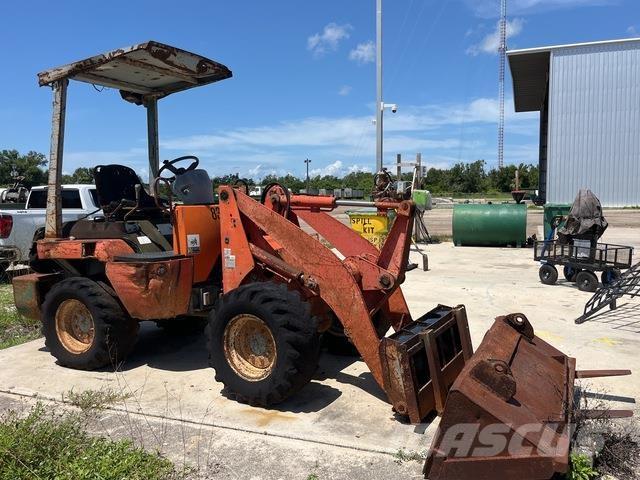 Kubota R420 Wheel Loaders