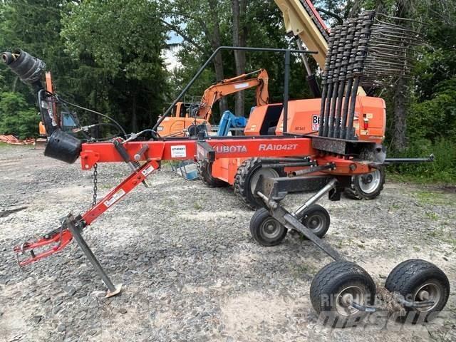 Kubota RA1042T Rakes and tedders