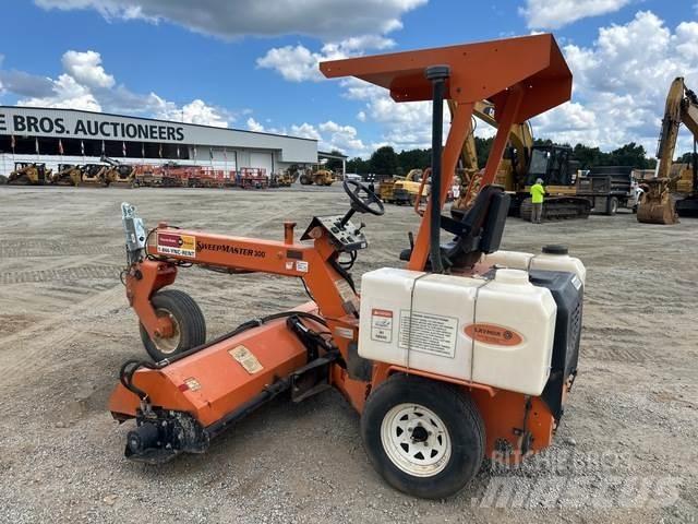 Lay-Mor SM300 Indoor sweepers