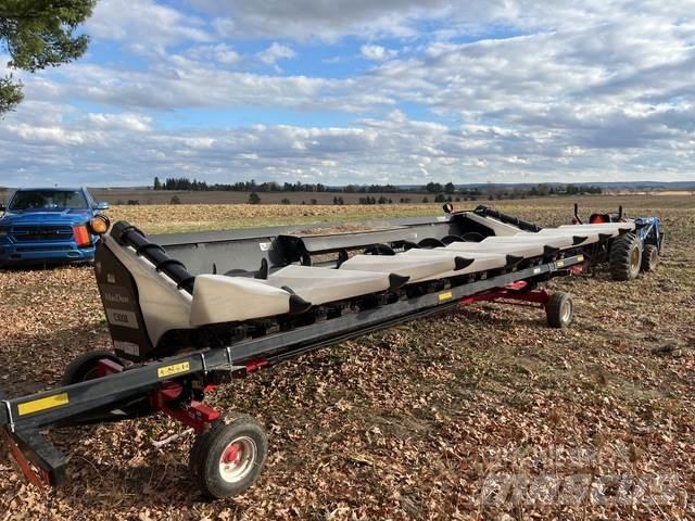 MacDon C3008 Harvester Headers