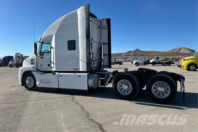 Mack  Conventional Trucks / Tractor Trucks