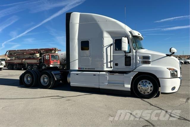 Mack  Conventional Trucks / Tractor Trucks
