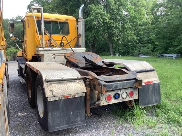 Mack 600 Conventional Trucks / Tractor Trucks