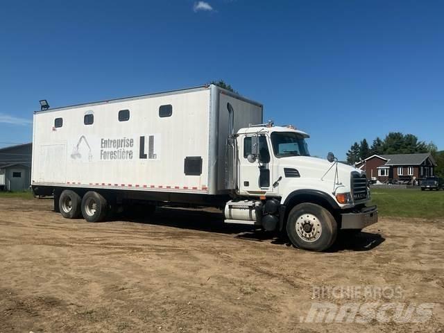 Mack 700 Pickup Trucks