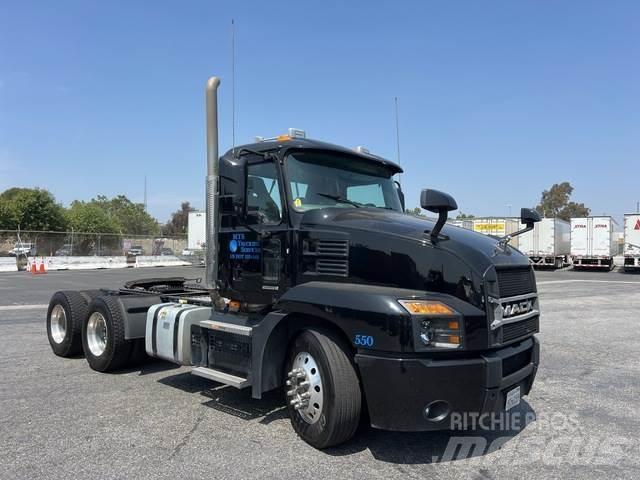 Mack AN64T Conventional Trucks / Tractor Trucks