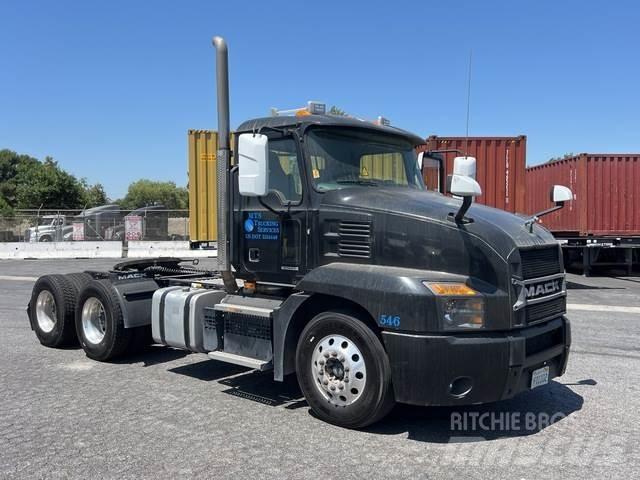 Mack AN64T Conventional Trucks / Tractor Trucks