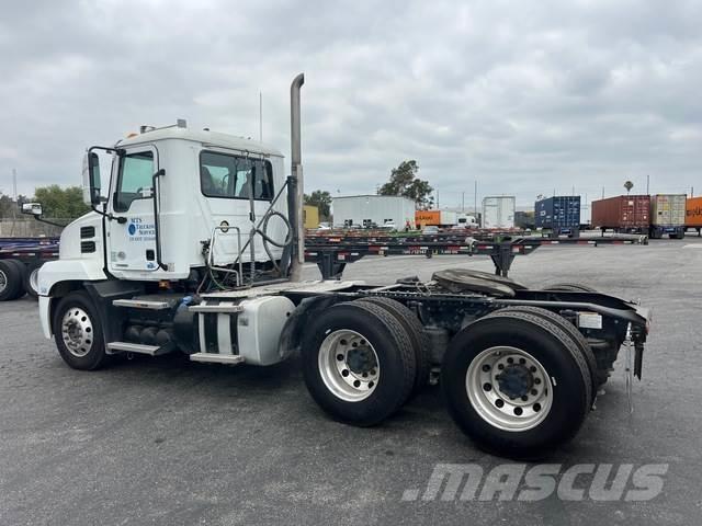Mack AN64T Conventional Trucks / Tractor Trucks